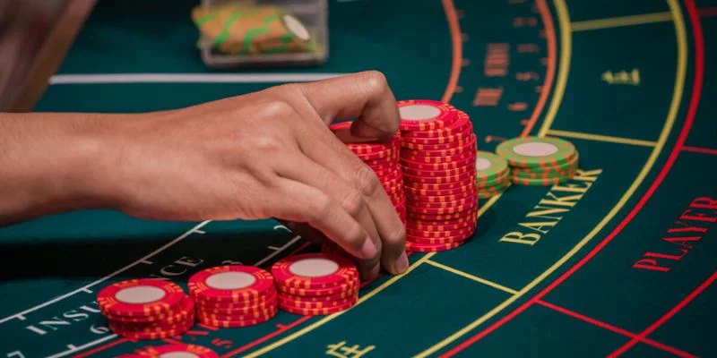 Cách Chơi Baccarat – Cẩm Nang Chơi Đúng Chất Năm 2026 4 3 phương pháp vận dụng cách chơi Baccarat ăn tiền hiệu quả