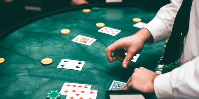 Cách Chơi Poker - Học Bí Quyết Chơi Game Bài Trong 5 Phút